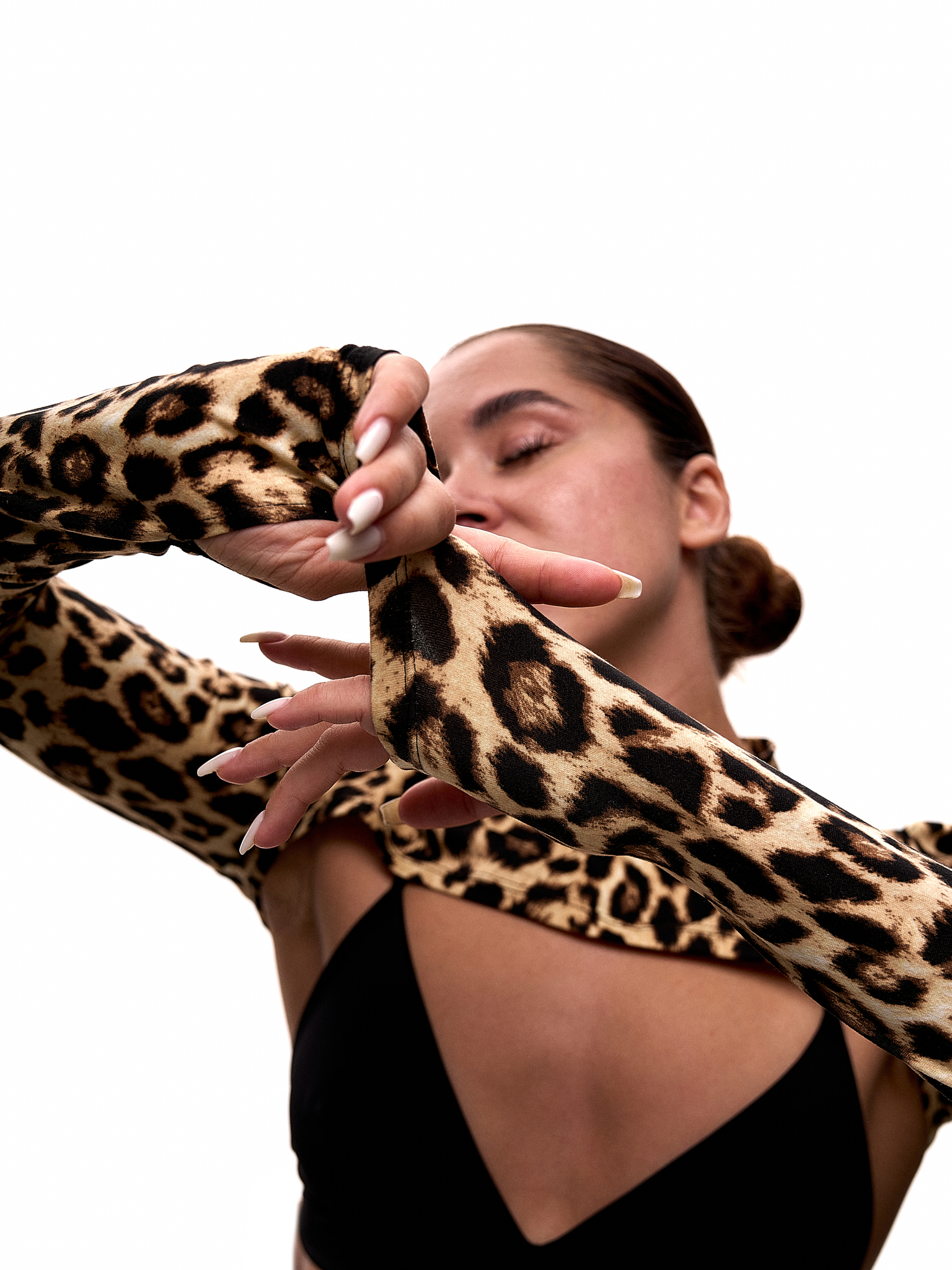 Модна накидка для танцювальних виступів